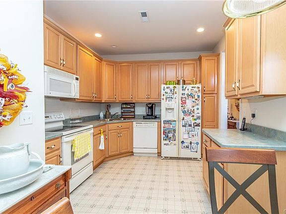 5th image of 3407 Gwynns Pl