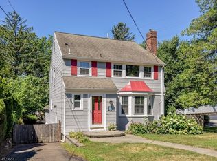 4 Abbington Ter, Glen Rock, NJ 07452