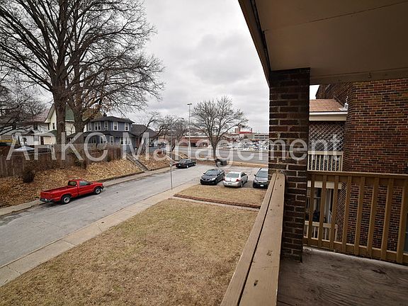 4th image of 909 W 40th Ter APT 5