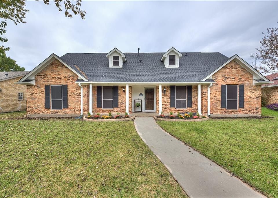 1st image of 2429 Stone Creek Dr