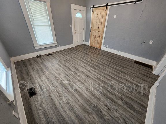 2nd image of 25 N Soules St