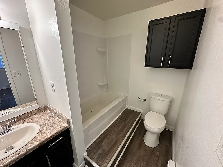 1103 University Pl #A — Photo 6
