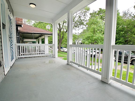 3rd image of 332 N Temple Ave