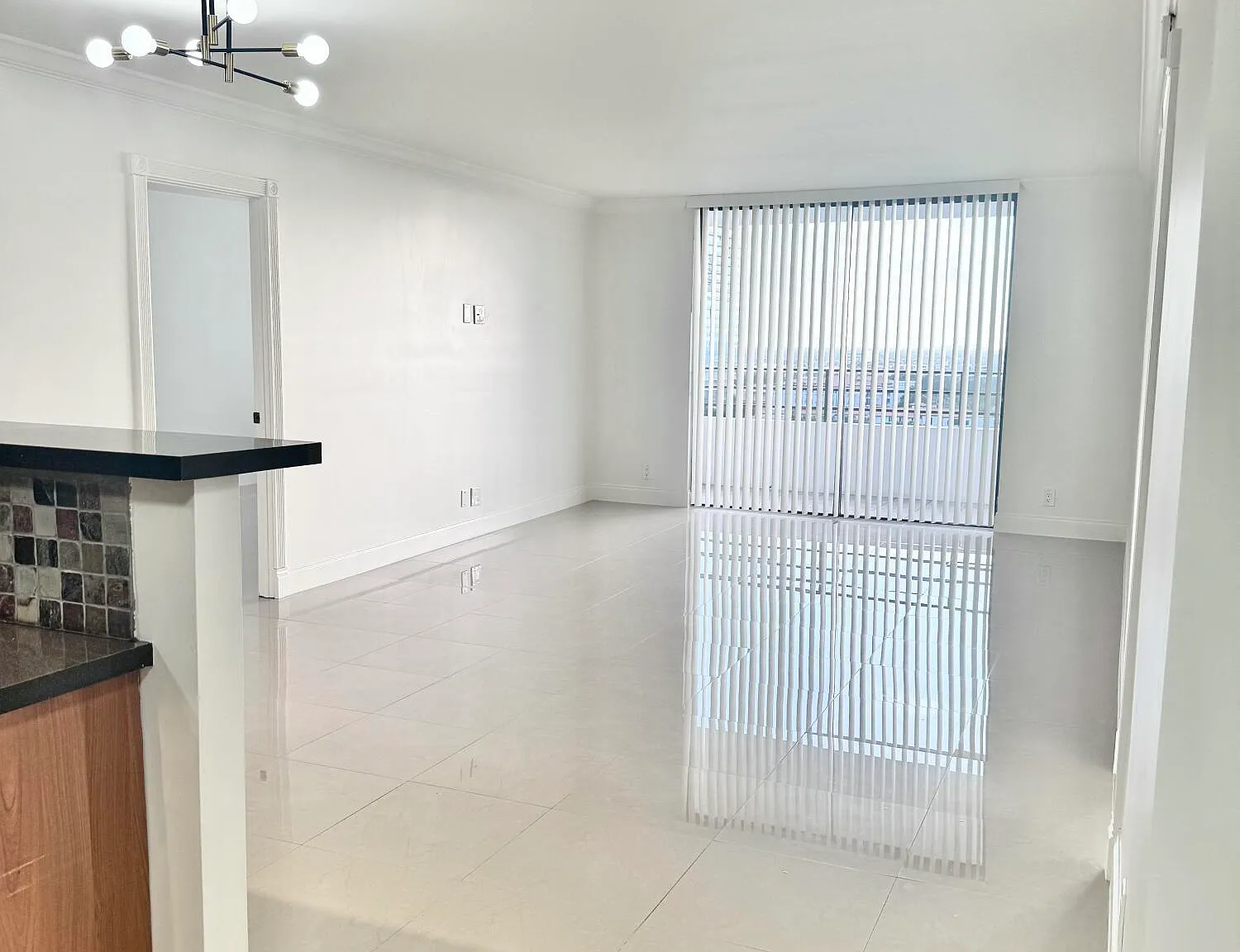 2 bed, 2.0 bath, 1400 sqft, $2,900 — Photo 3