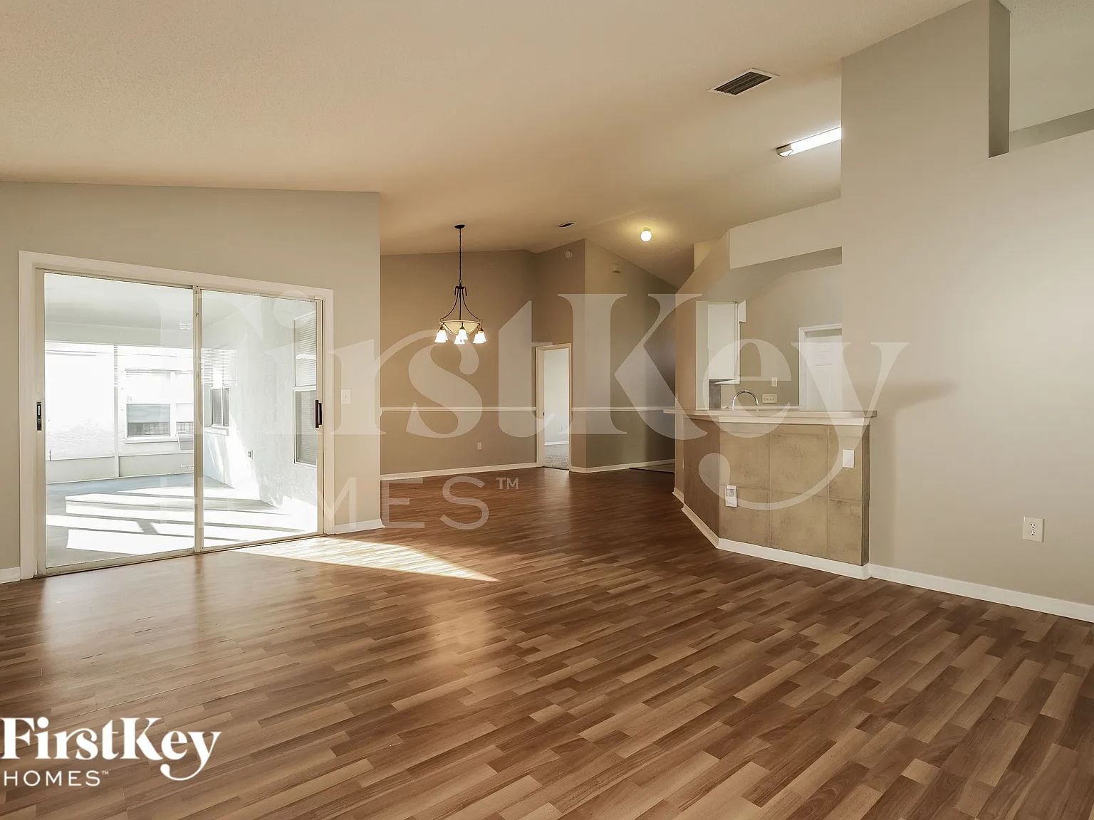 3 bed, 2.0 bath, 1750 sqft, $2,480 — Photo 3