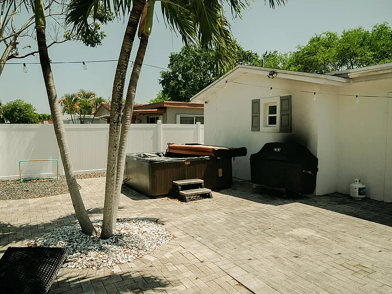 4815 Johnson St — Photo 72
