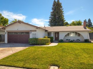542 Crestview Dr, Vacaville, CA 95688