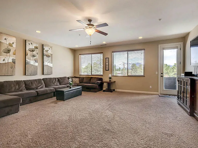 457 E Woodland Dr — Photo 8