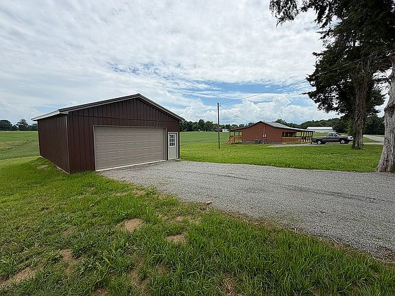 24’x32’ detached garage 