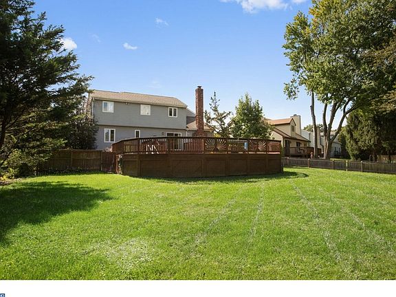 3rd image of 39 Coach Hill Dr