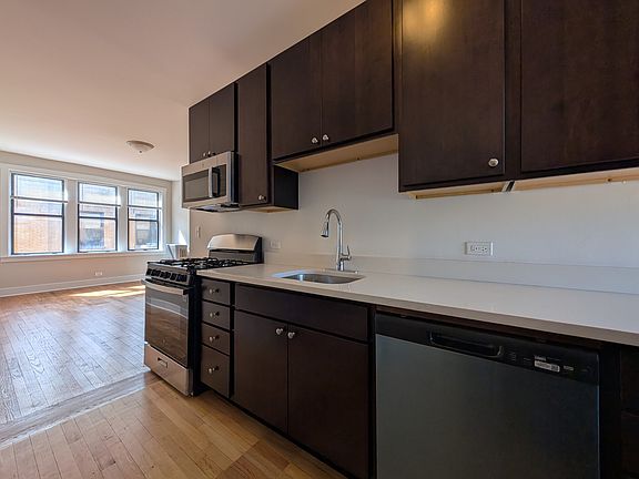 4th image of 1540 N Kedzie Blvd #3M