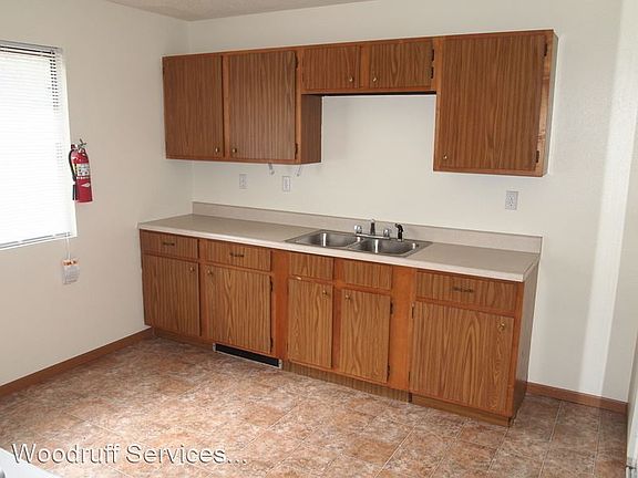 4th image of 501 N Hickory St #1