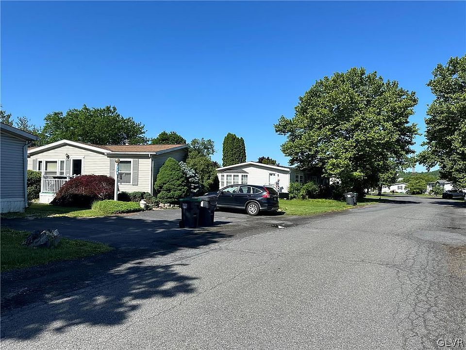 1st image of 228 Greenbriar Dr E