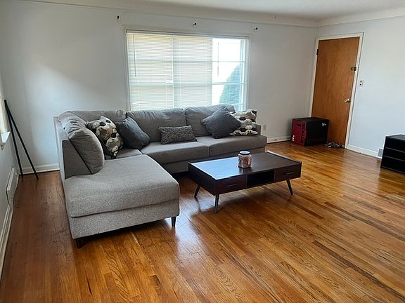 3rd image of 6226 Ridge Rd #1