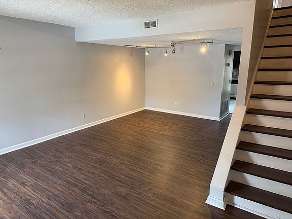 3rd image of 1761 Wire Rd #209