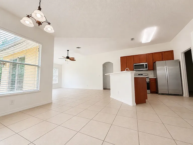 3371 Freedom Ave SW — Photo 4