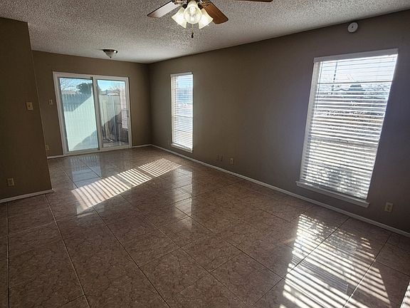 3rd image of 4800 Country Club Dr APT A