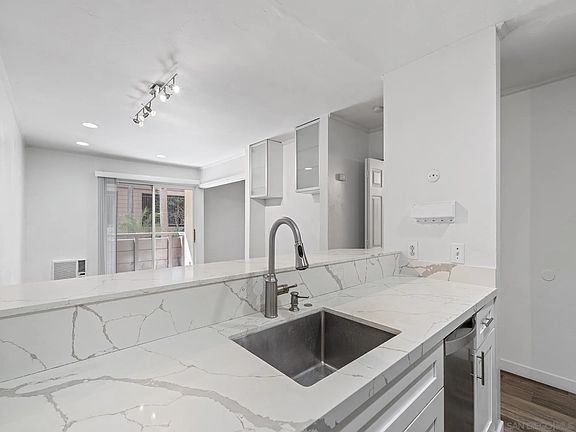 4th image of 1605 Hotel Cir S Unit B-114