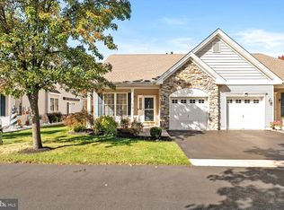 229 Meadowlark Dr, Hamilton, NJ 08690