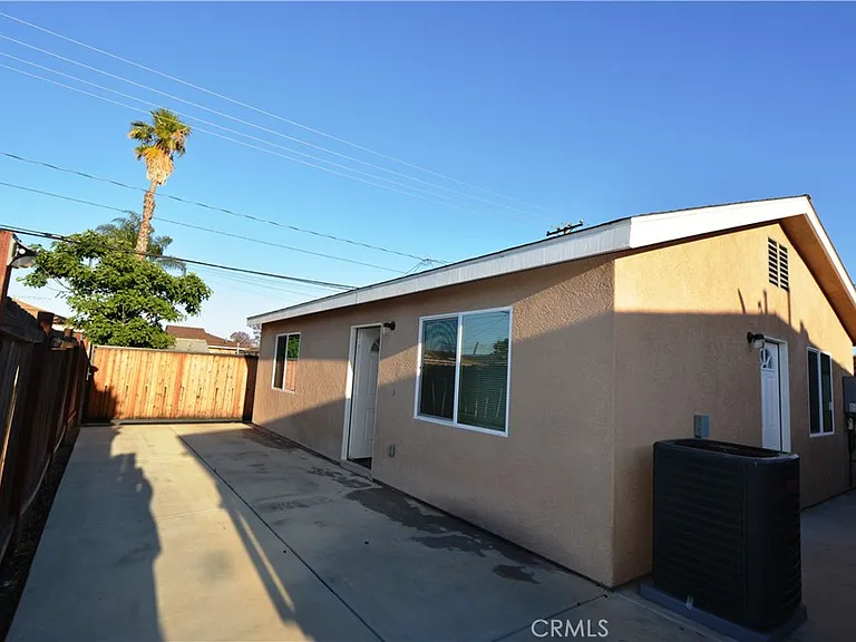 18328 Devlin Ave — Photo 1