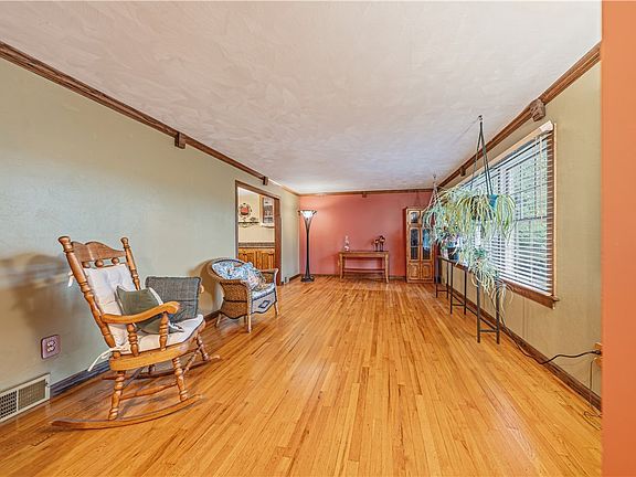 3rd image of 640 Westland Dr
