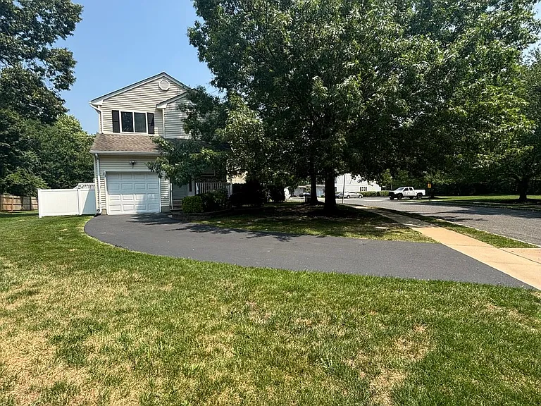 1 Forest Gardens Dr — Photo 7