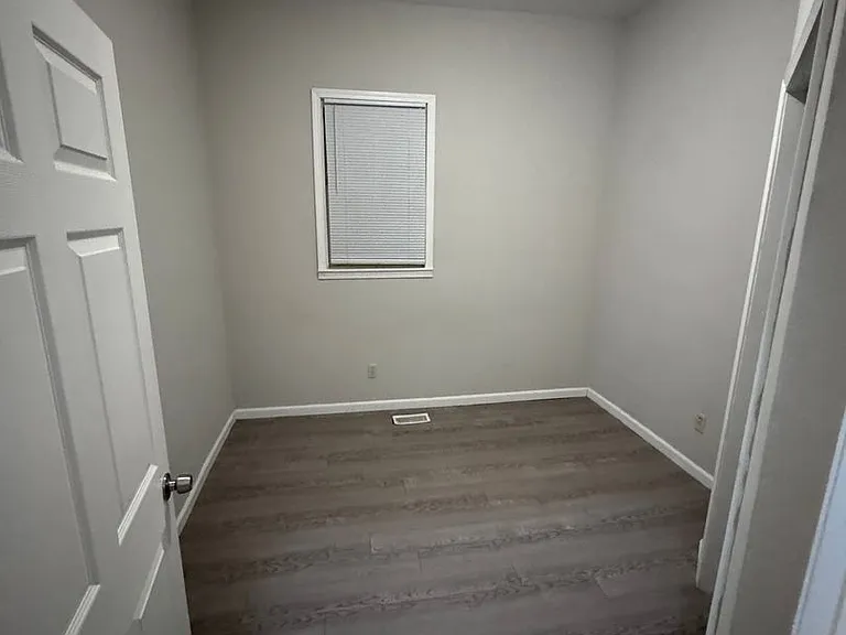 1718-34 E Lafayette Pl — Photo 15