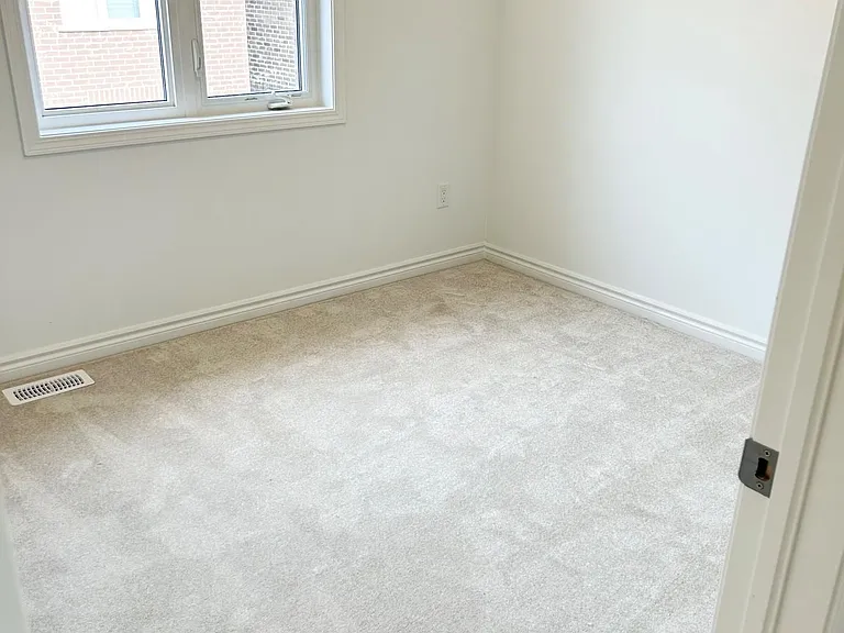 90 Milt Schmidt St — Photo 10