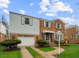 2437 S 8th Ave, North Riverside, IL 60546