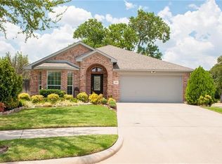345 Shadow Grass Ave, Fort Worth, TX 76120