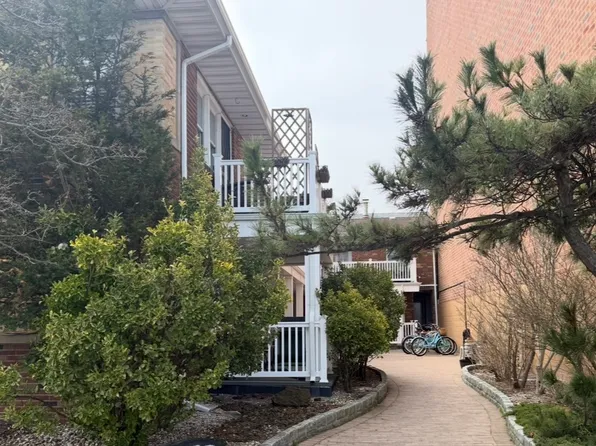 750 E Broadway, Long Beach, NY
