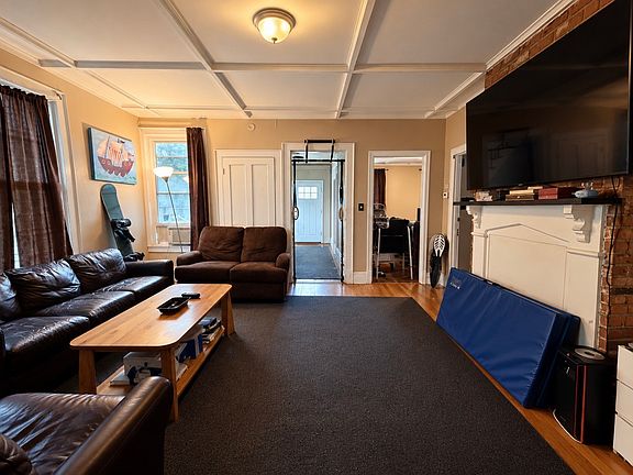 5th image of 23 Stuyvesant St