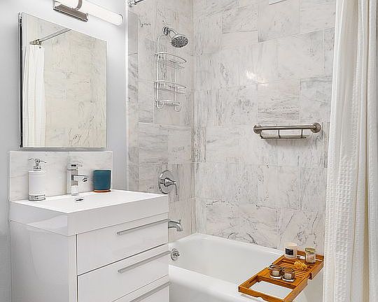 5th image of 10 W 15th St APT 807