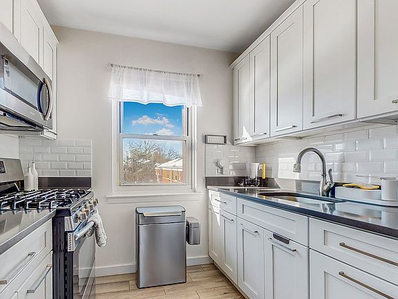 2nd image of 198-18 Pompeii Ave #2