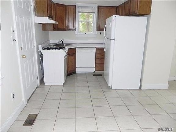 4th image of 6 Pilvinis Dr