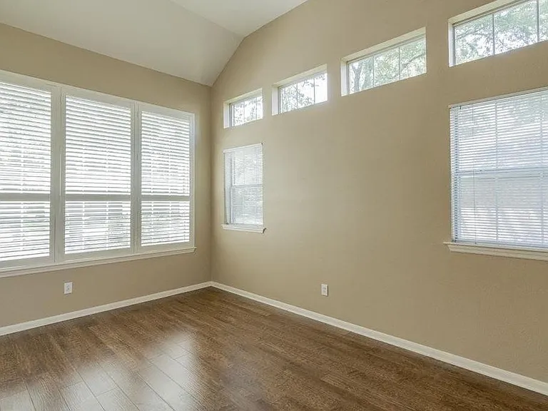 111 S Winterport Cir — Photo 23