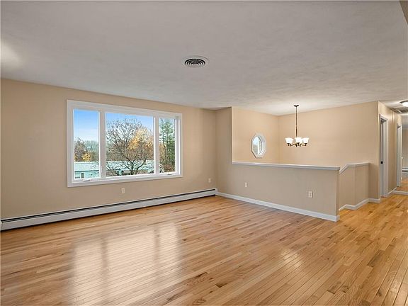 5th image of 45 Lake Garden Dr