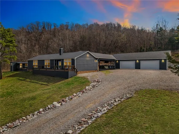 230 Madison St #2625, Huntsville, AR 72740