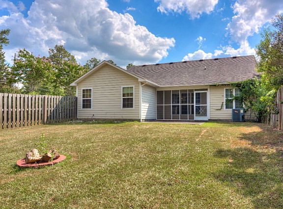 4th image of 2704 Devereux Dr