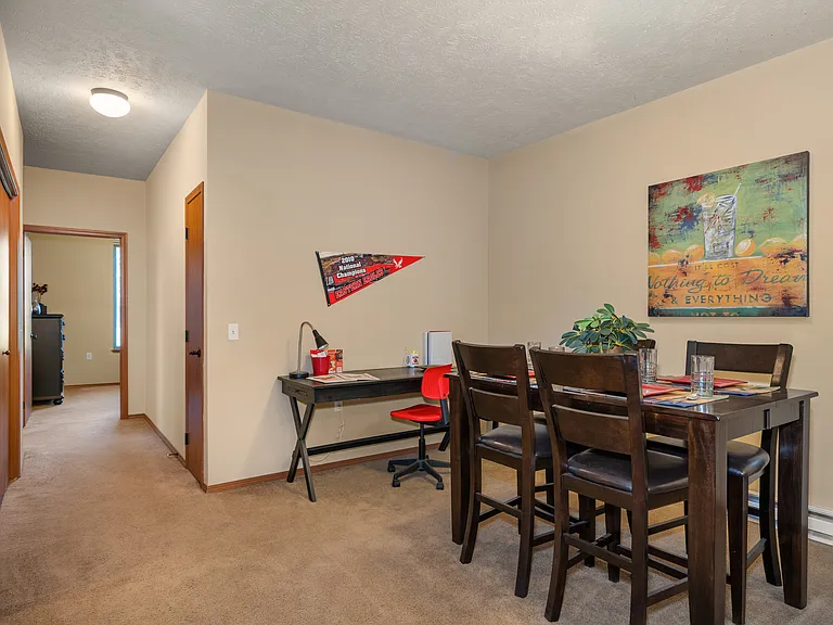 Eagle Point Apartments — Photo 42
