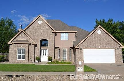 1st image of 1002 Hall Dr