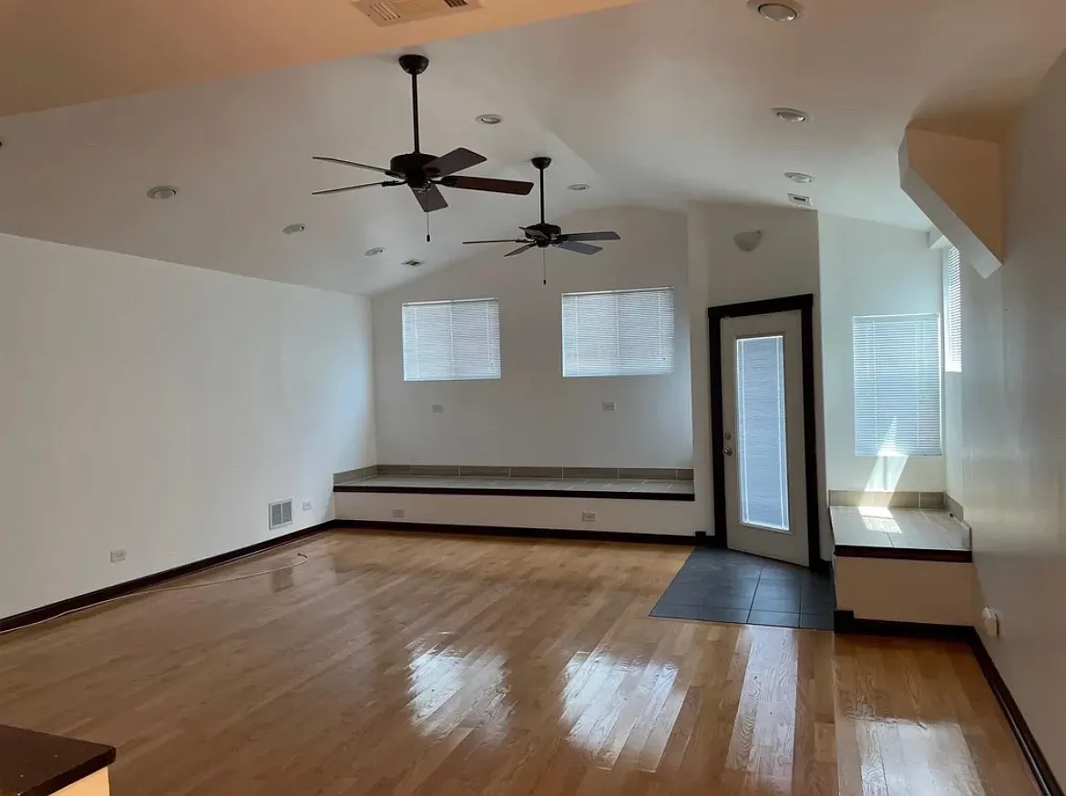 1 bed, 1.5 bath, $2,075 — Photo 3