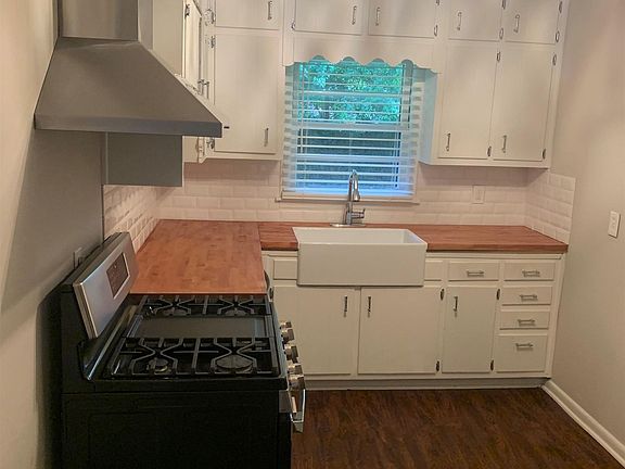 4th image of 2111 Meadowbrook Ln SE