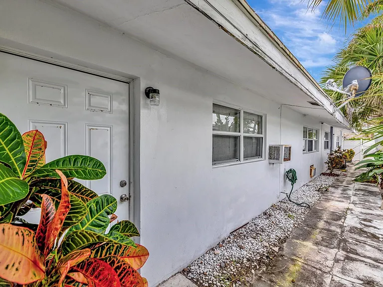 4548 N Ocean Dr #3 — Photo 11
