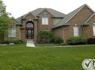 2190 Lake Ridge Dr, Grand Blanc, MI 48439