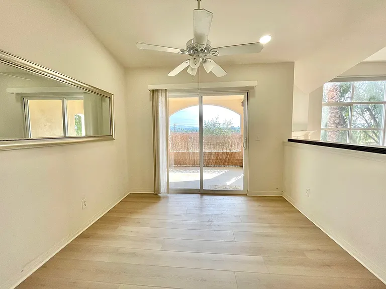 100 N River Cir N #304 — Photo 5