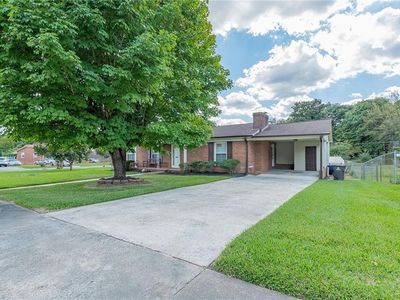 1320 Dublin Ct, Winston Salem, NC, 27101