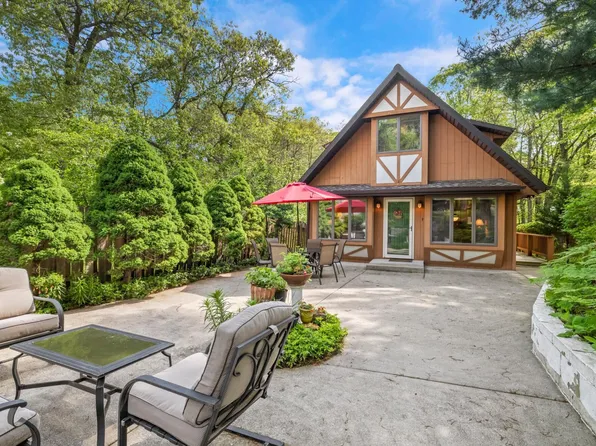 23 S Lake Shore County Rd, Beverly Shores, IN 46301