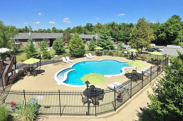 Bardstown Forest Apartments — Photo 2