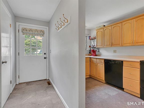 4th image of 253 West Street #8